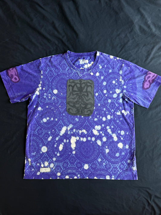 Intertwined patch bleach dyed t-shirt
