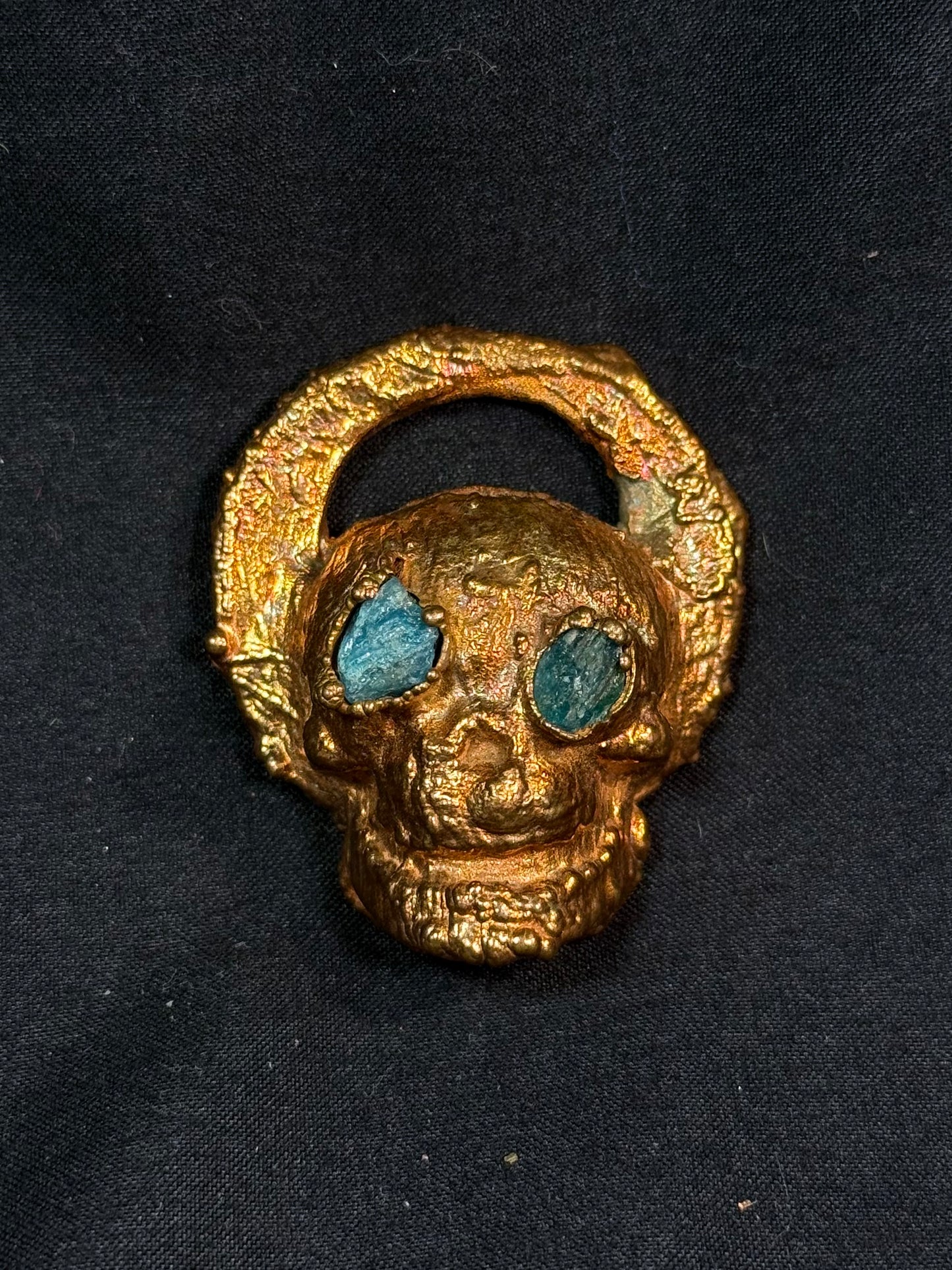 Chunky skull amulet
