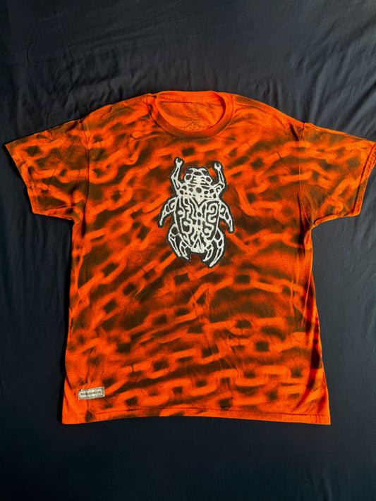 Beetle chain t-shirt