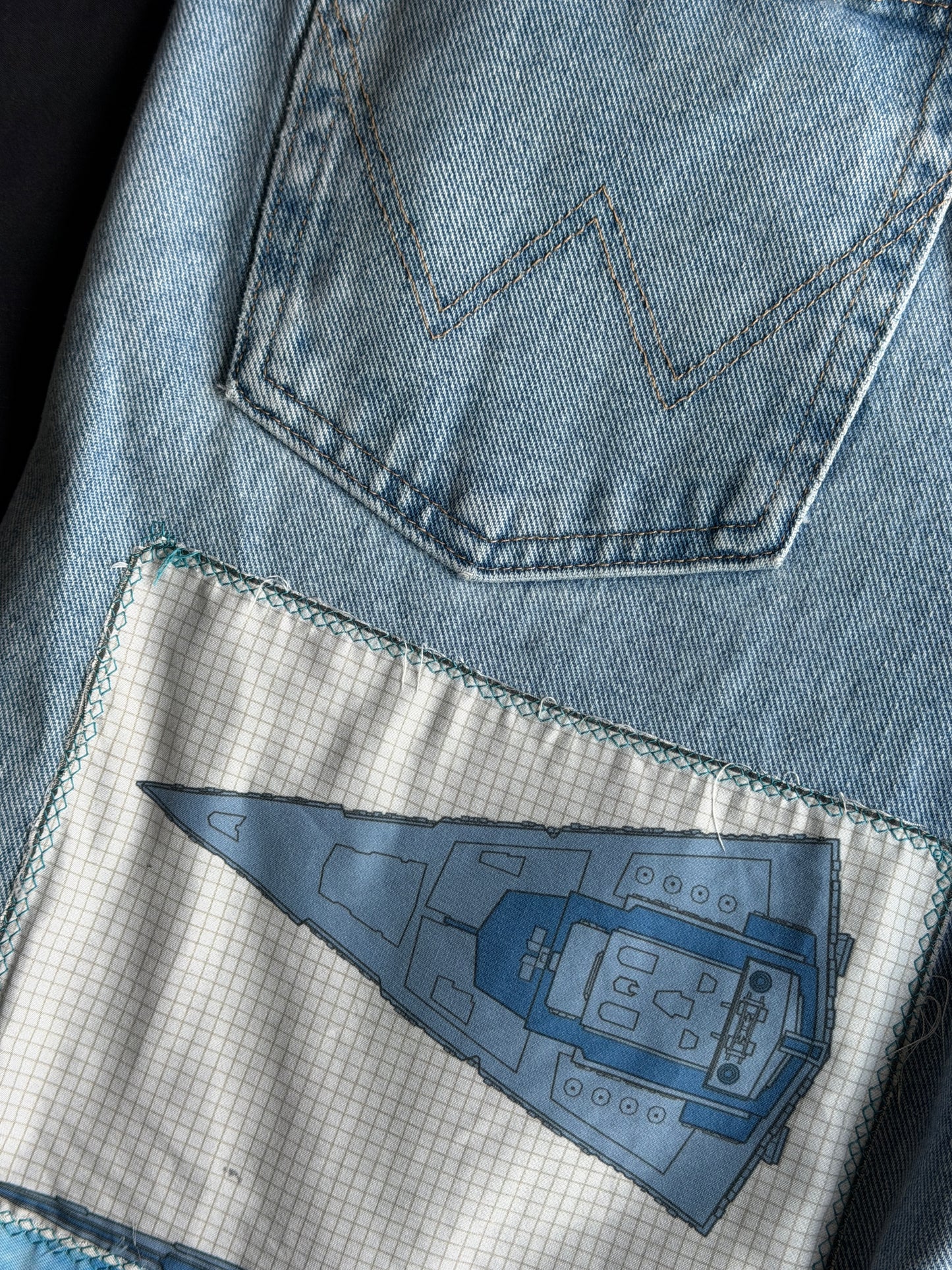 Star Wars 3/4 jean shorts