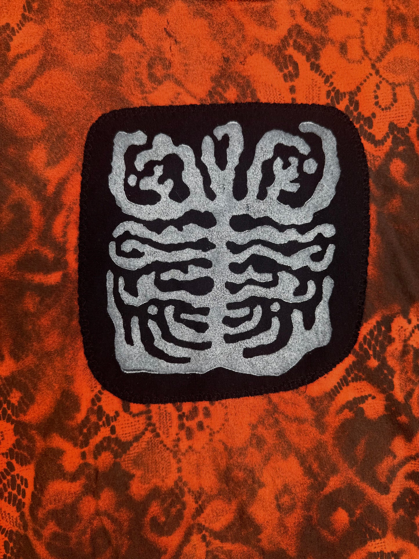 Shape patch lace spray painted long sleeve t shirt