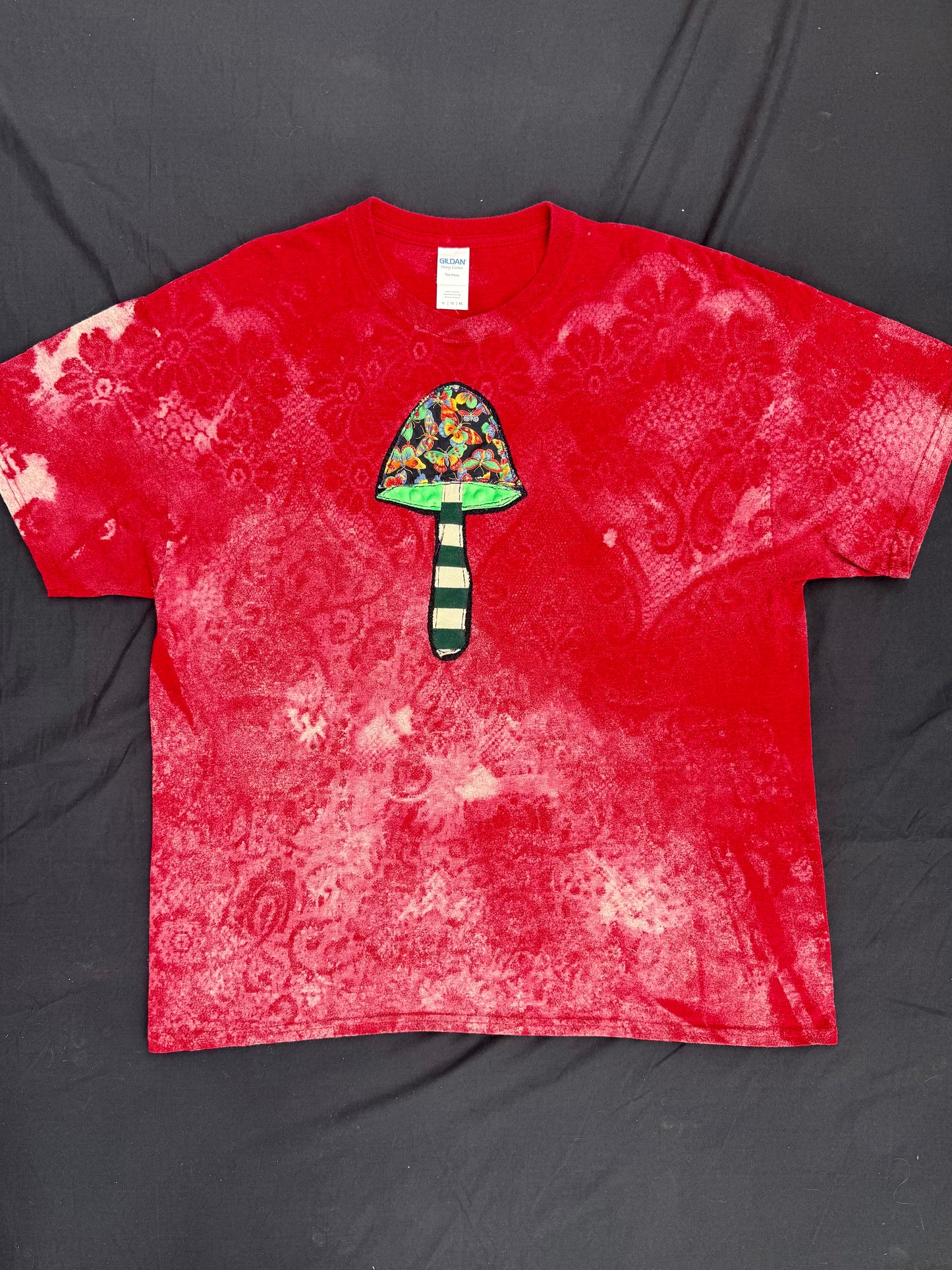 Mushroom patch bleach lace dyed t-shirt