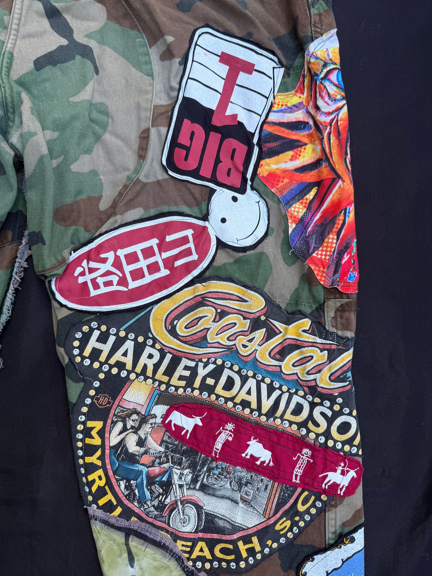 Collage patch camo jeans