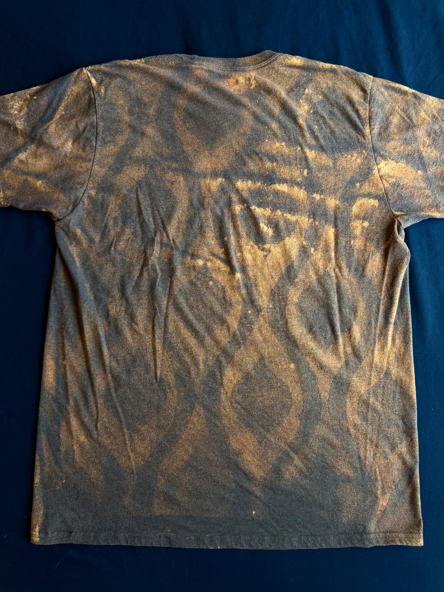 Intertwined patch bleach dyed t-shirt