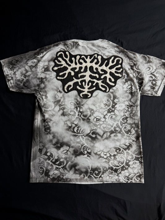 Shape swirl lace t-shirt