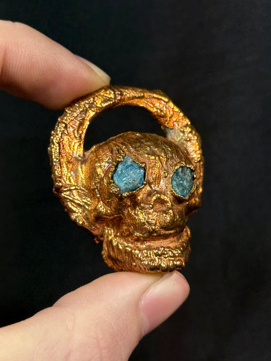 Chunky skull amulet
