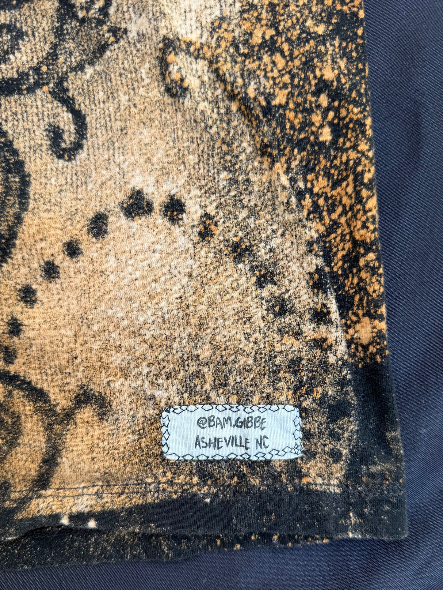 Face patch bleach lace dyed t-shirt