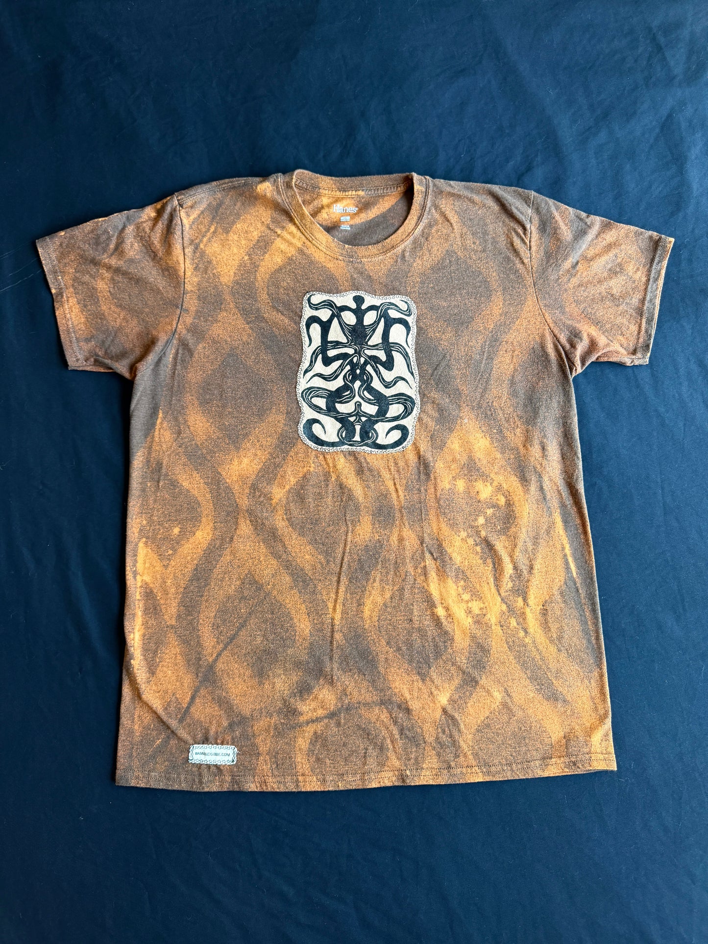 Intertwined patch bleach dyed t-shirt