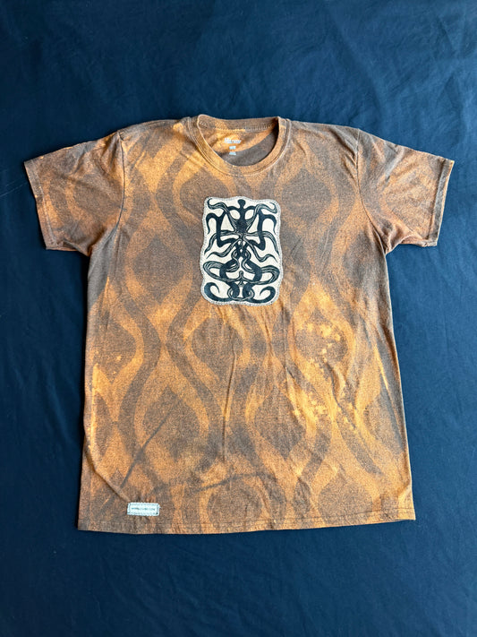 Intertwined patch bleach dyed t-shirt