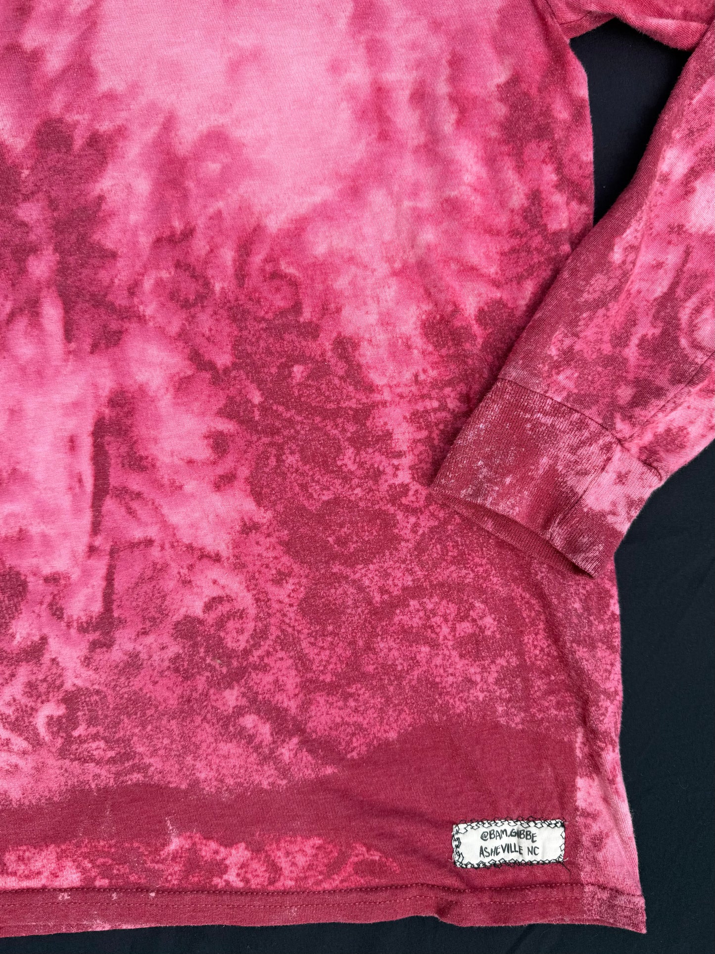 Shape patch bleach dyed shirt