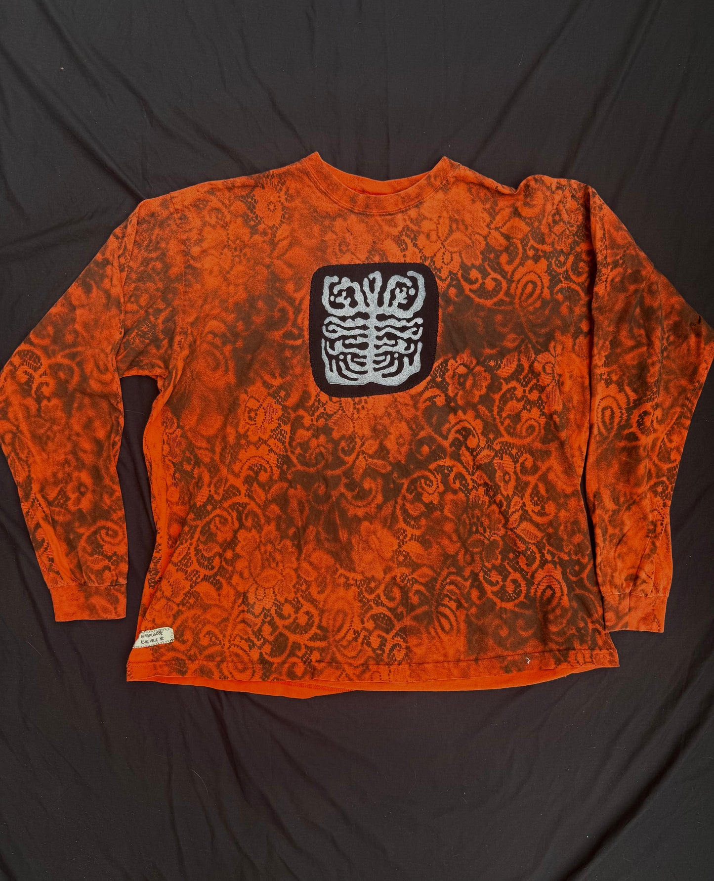 Shape patch lace spray painted long sleeve t shirt