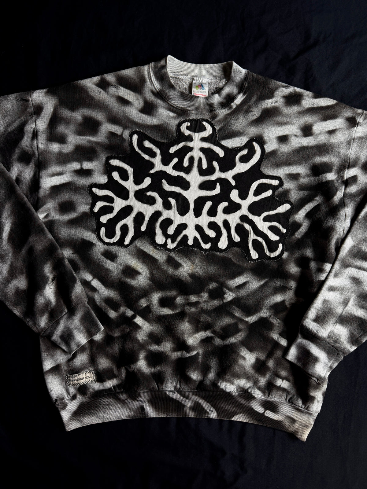Gargoyle chain crewneck