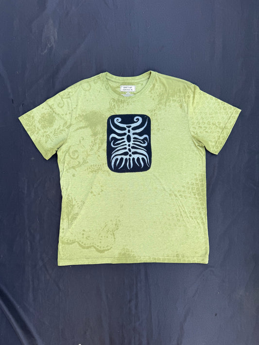 Shape patch bleach lace dyed t-shirt