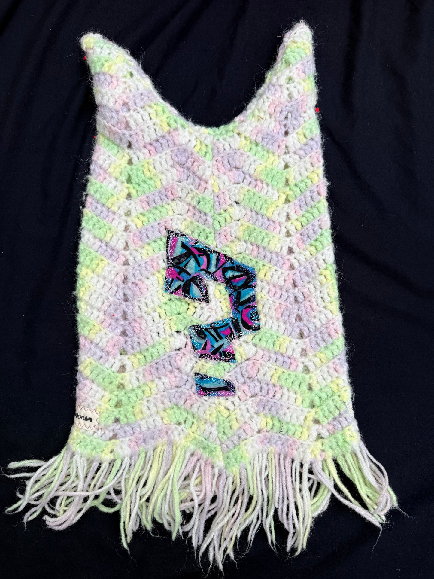 Crochet mask with tipper ?