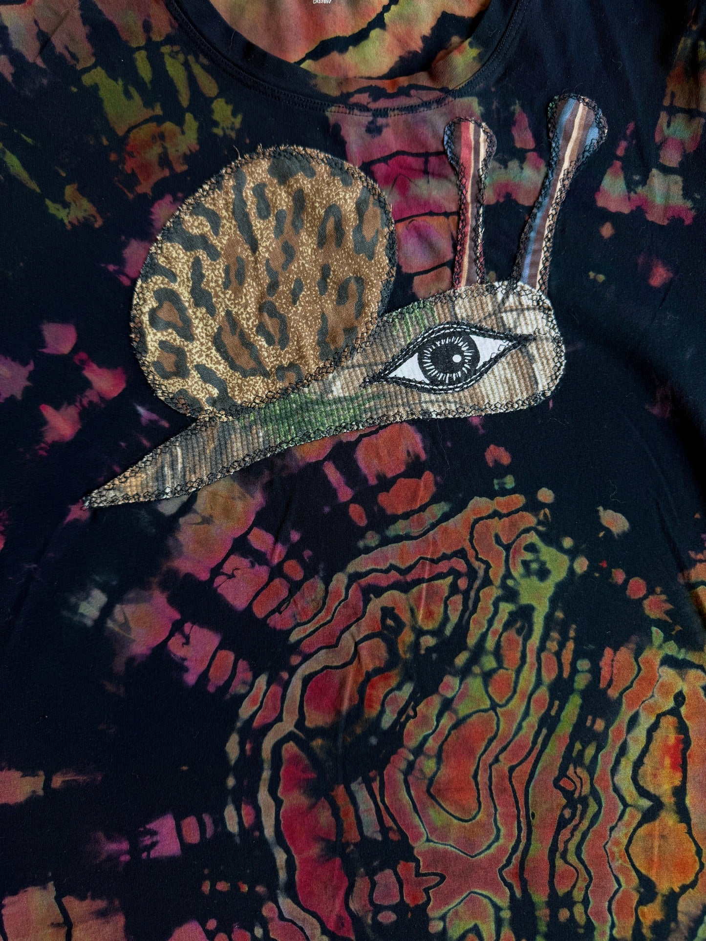 Snail tie dye t-shirt