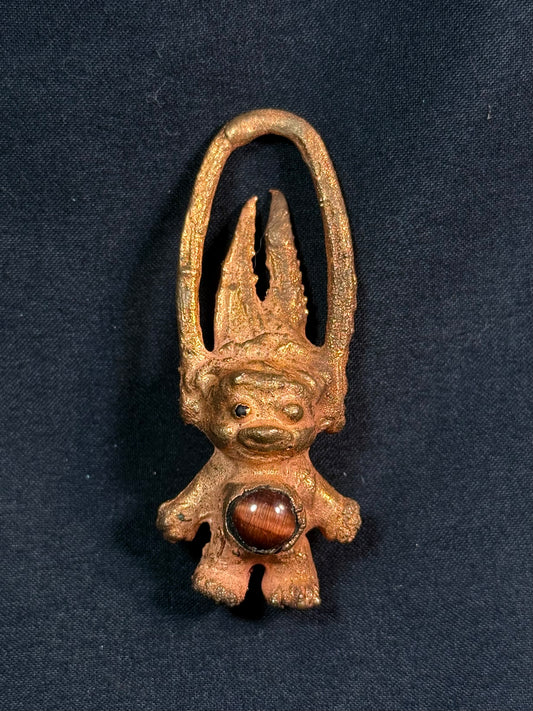 Crab claw troll amulet