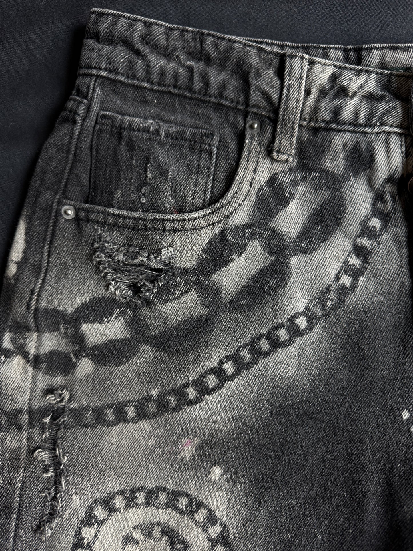 Chain bleach dyed black jean shorts