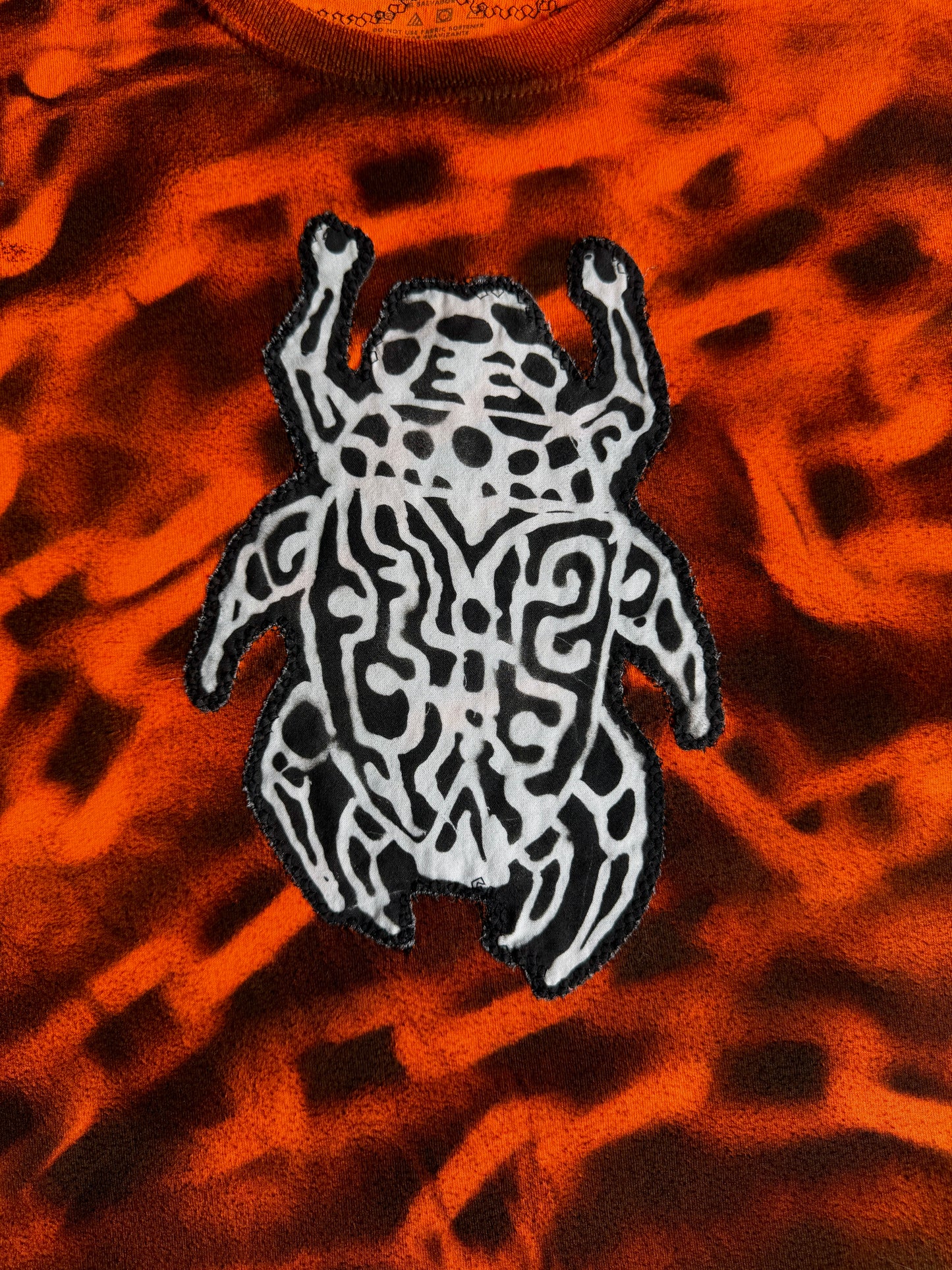 Beetle chain t-shirt