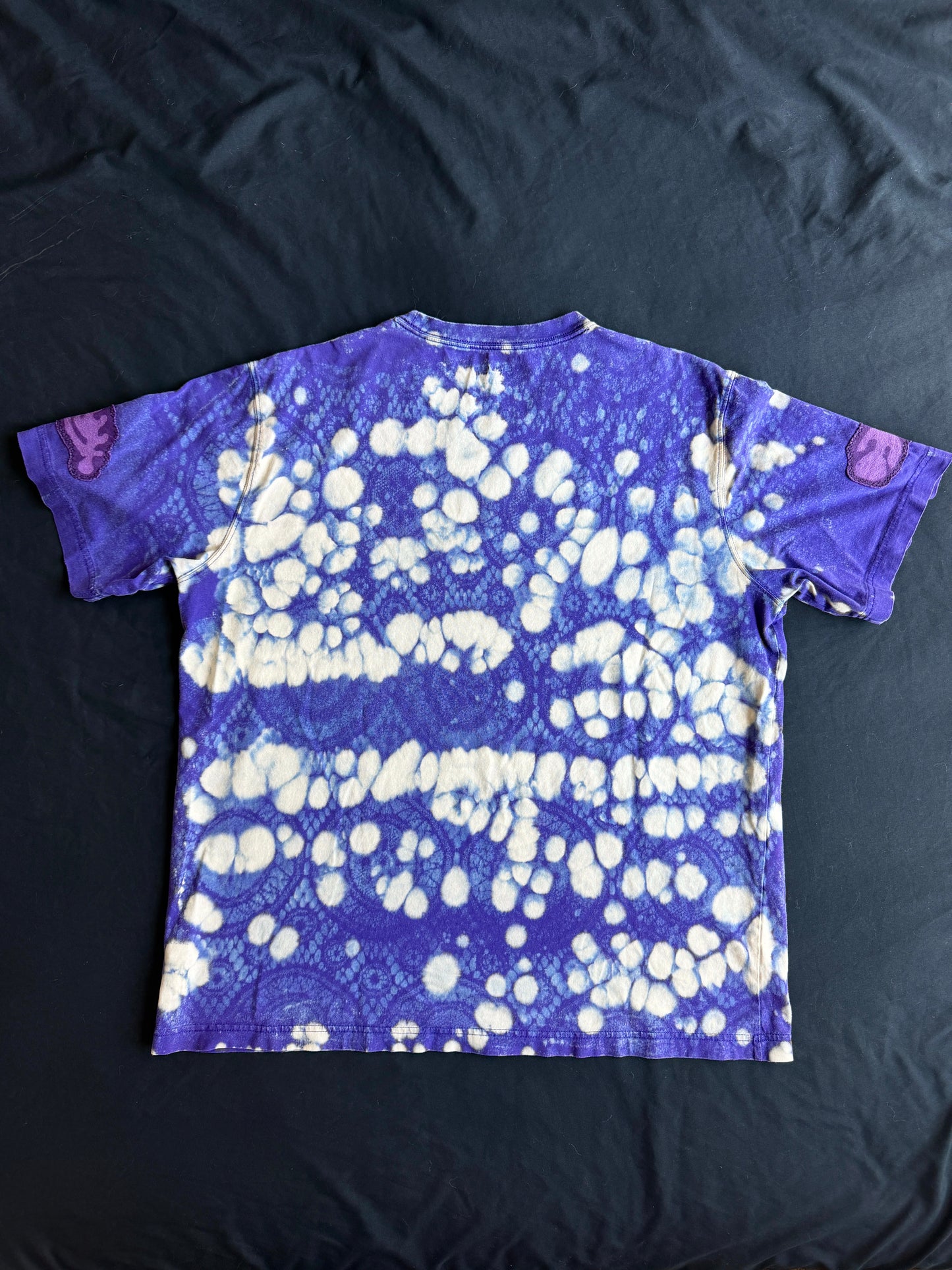 Intertwined patch bleach dyed t-shirt